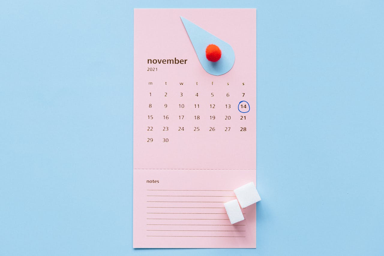 Calendar with November 2021 highlighting World Diabetes Day, a symbol for diabetes awareness.